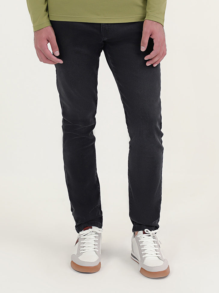 Slim Fit