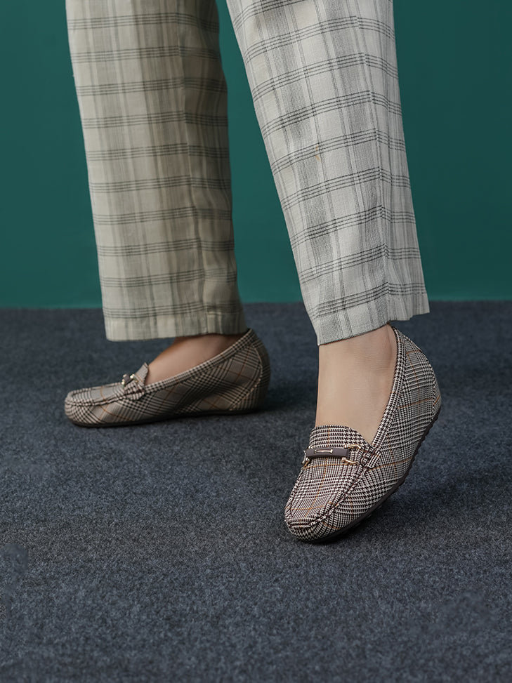 files/Moccasins_a1f8d40a-ce36-4dd4-ab54-d4e09757e851.jpg