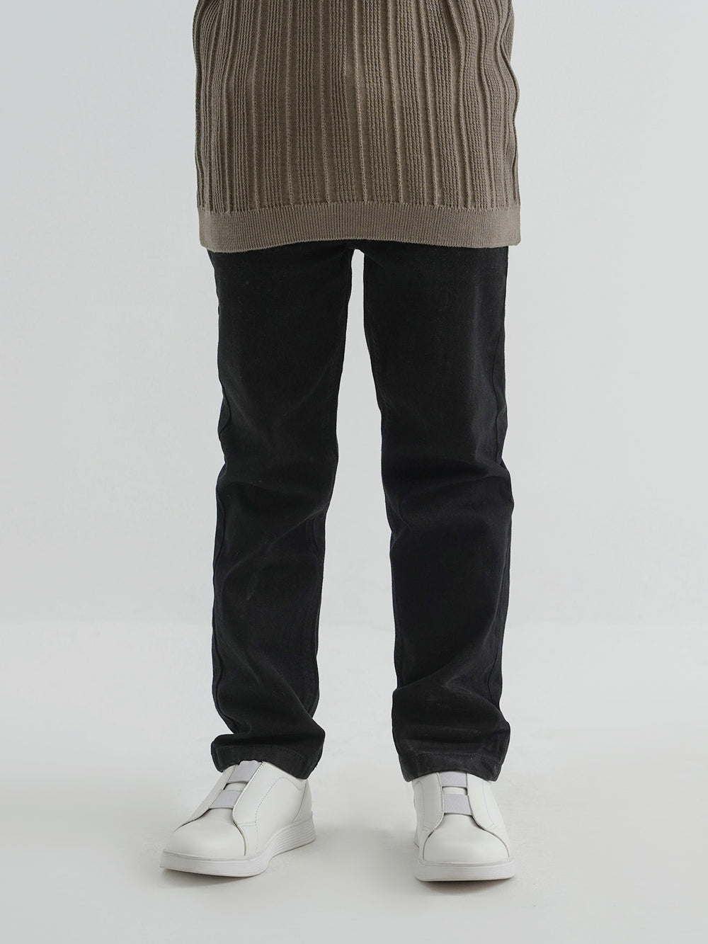 "CAPERS" Straight Fit Denim Pant