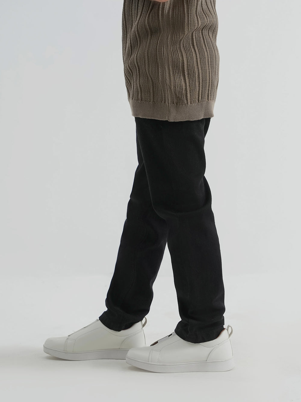 "CAPERS" Straight Fit Denim Pant