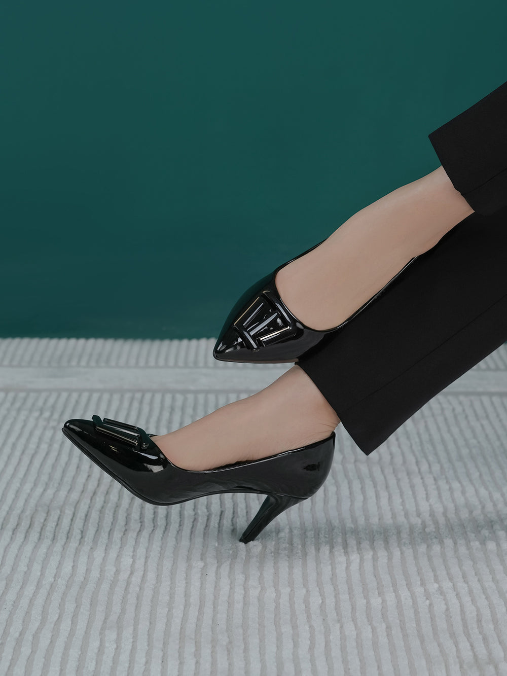 Women "TRHAAS" Trendy Style Court Shoes